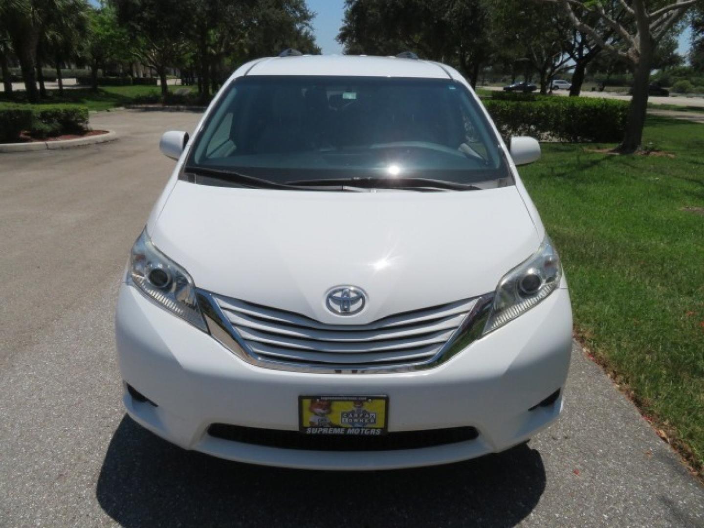 2016 White /Gray Toyota Sienna (5TDKK3DC8GS) , located at 4301 Oak Circle #19, Boca Raton, FL, 33431, (954) 561-2499, 26.388861, -80.084038 - You are looking at Gorgeous Low Mileage 2016 Toyota Sienna LE Braunability XT Handicap Van Wheelchair Van Conversion Van with 26K Original Miles, Power Side Entry Ramp with Kneeling Van Function, Passenger Side Quick Lock System (same as ez lock), Quick Release Front Seats, Floor with L Tracks, Leat - Photo#20